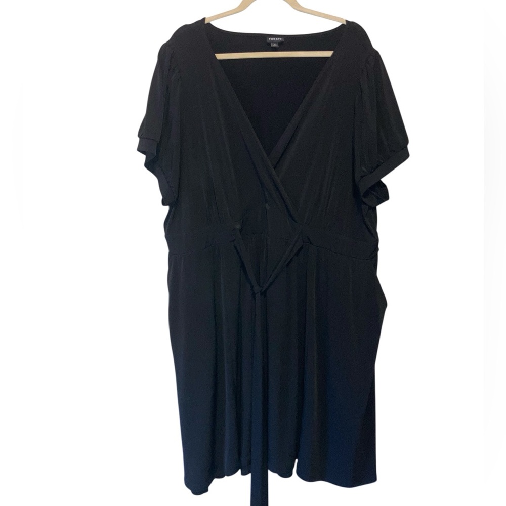 Torrid size 4 flowy black dress